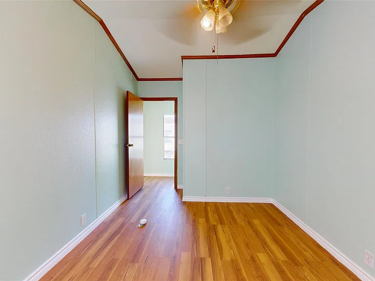 435 16th St — Photo 33