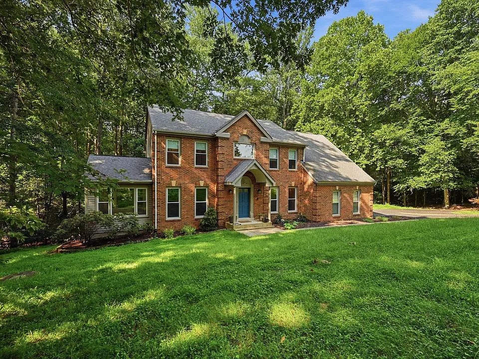 2 English Hills Dr