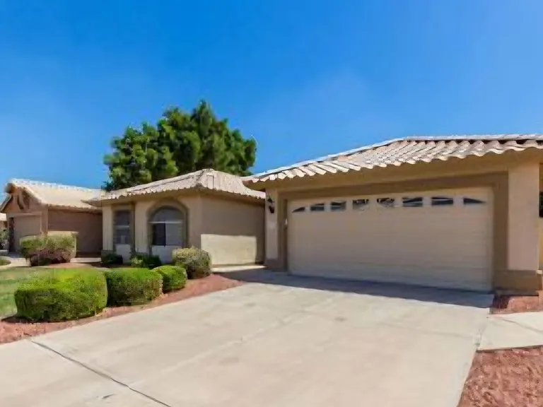 6373 W Irma Ln — Photo 3