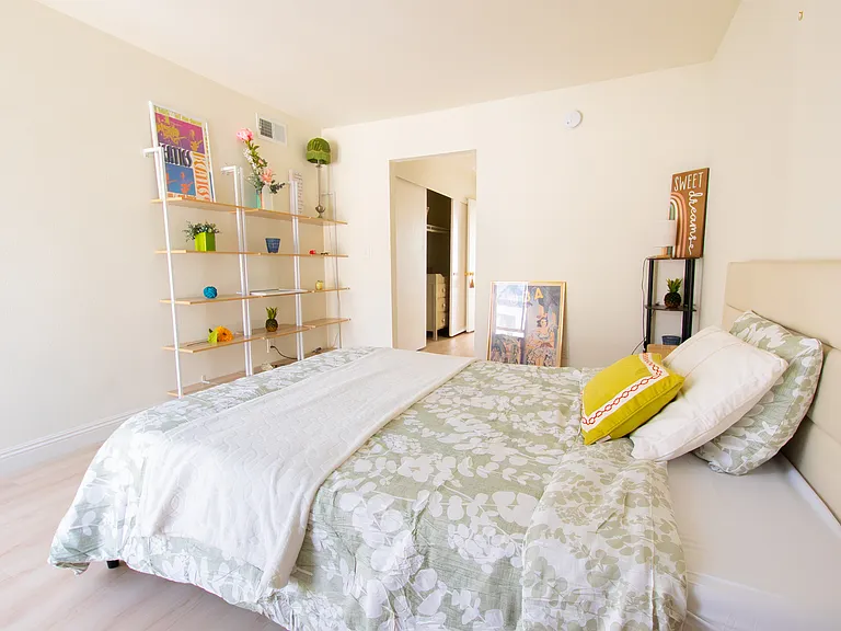 5245 Coldwater Canyon Ave #C — Photo 24