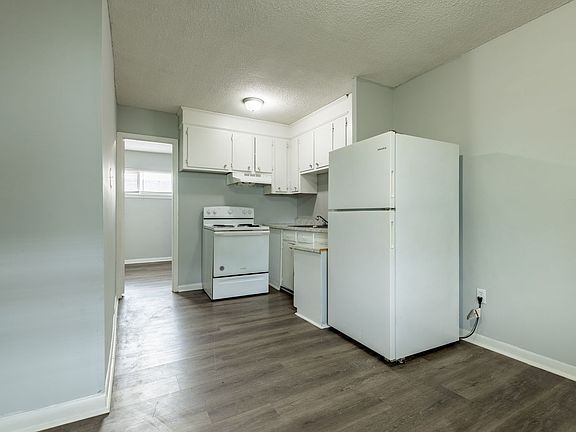 2nd image of 1809 Calvert St APT 14