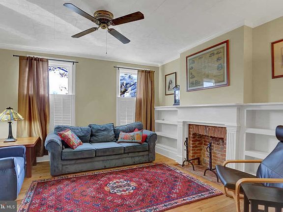 5th image of 136 S Bedford St