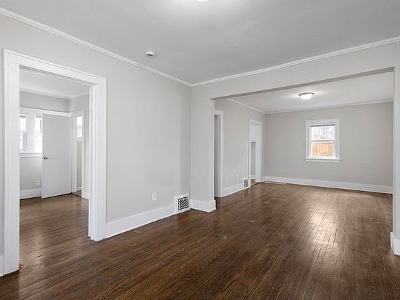 4th image of 221 E 8th St