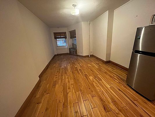 2nd image of 103 W 69th St APT 1B