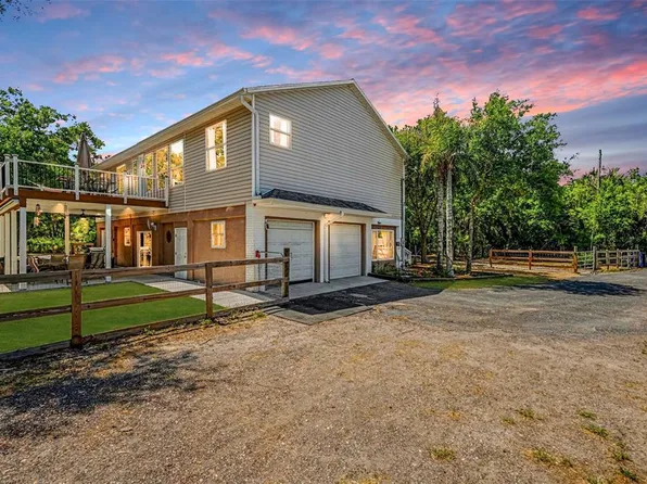3108 Arrowsmith Rd, Wimauma, FL 33598