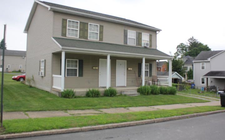 1st image of 124 Hanover St #124