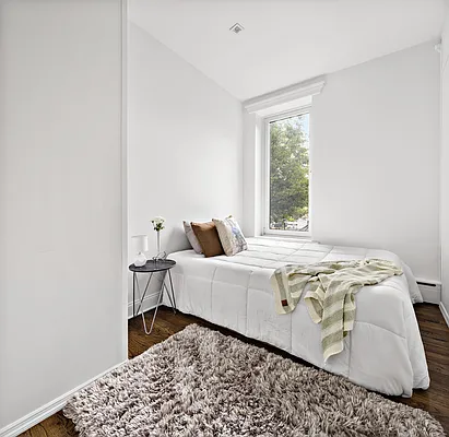 Rented by Douglas Elliman | media 19