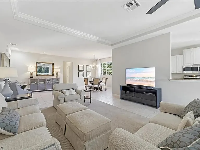 4695 Winged Foot Ct #201 — Photo 5