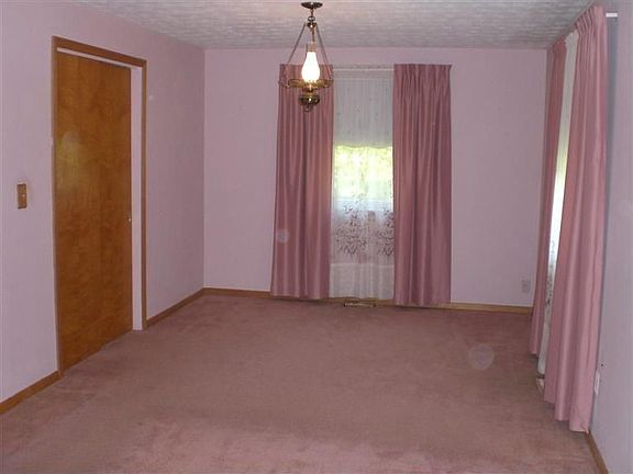 5th image of 3974 Barnett Dr