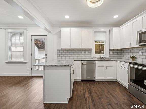3rd image of 27 Seminole Avenue