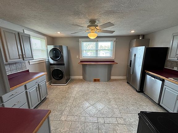 3rd image of 101 Sable Ave #A