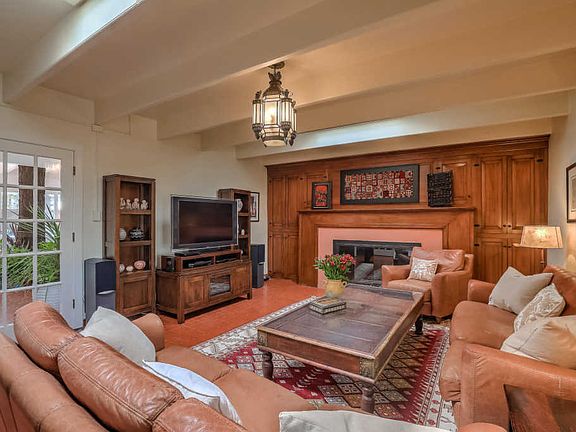 4th image of 1604 Bayita Ln NW