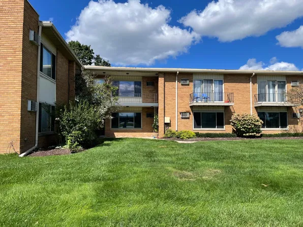 2859 E Maple Rd APT 3, Birmingham, MI 48009