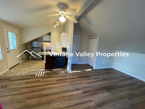 Entry, kitchenette, bathroom, and closet.