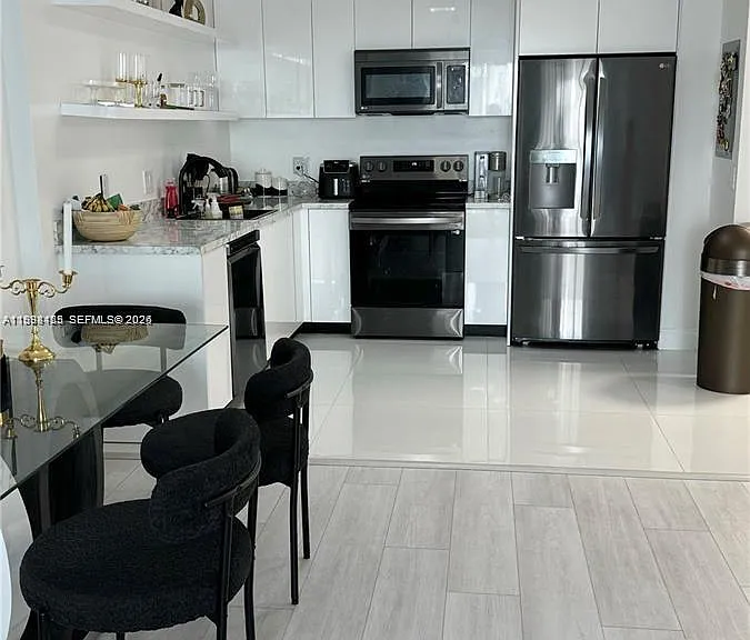 2801 NE 183rd St #1005W — Photo 3