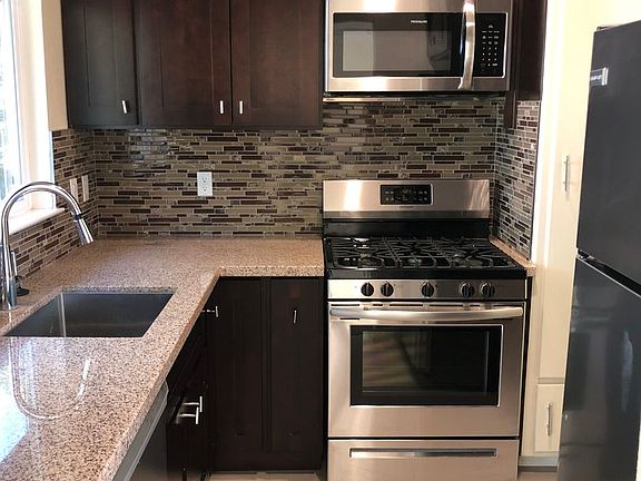 4th image of 1481 N 1st St Unit 4