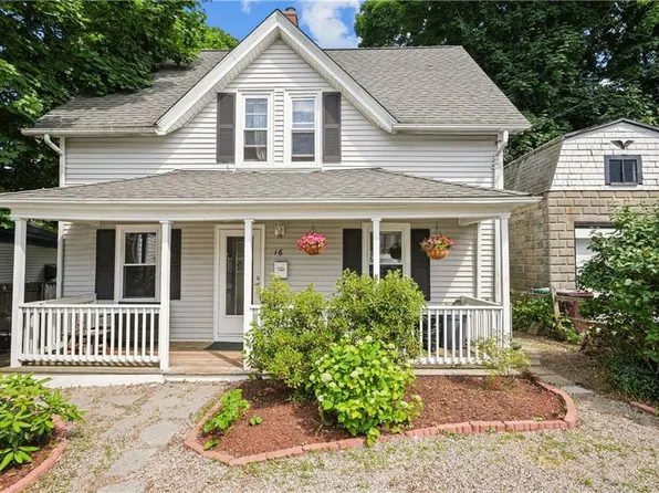 16 Collins St, Woonsocket, RI 02895
