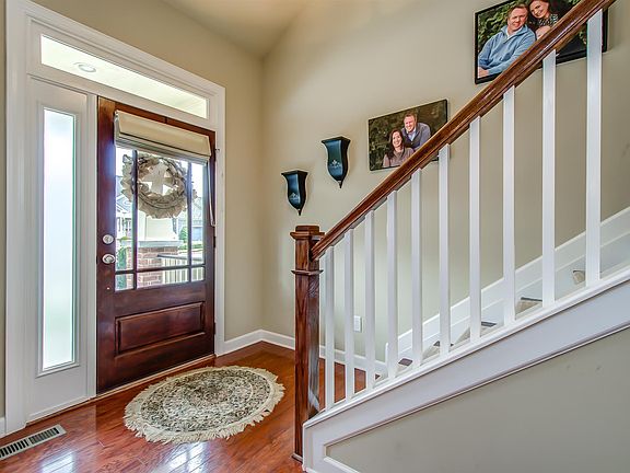 3rd image of 8332 Elmcroft Ct