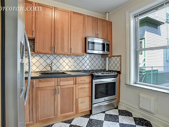 4th image of 728 41st St APT 1E