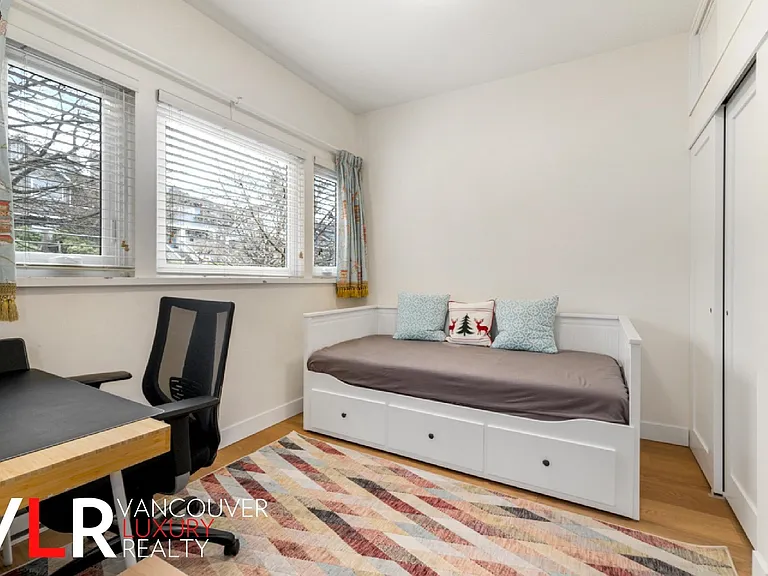2535 York Ave #103 — Photo 5