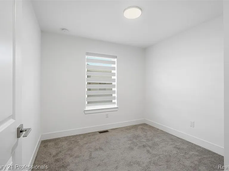 2917 Summers Pl — Photo 27