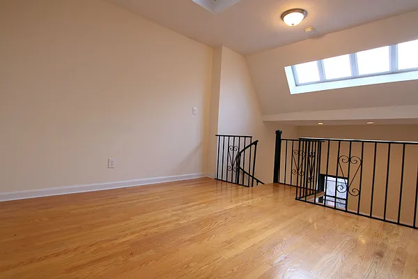 Rented by JK Dansar Corp | media 18