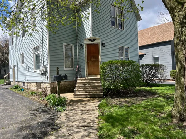 621 N 14th St, Dekalb, IL 60115