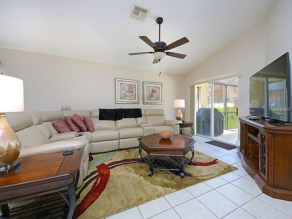 3rd image of 637 Paloma Dr
