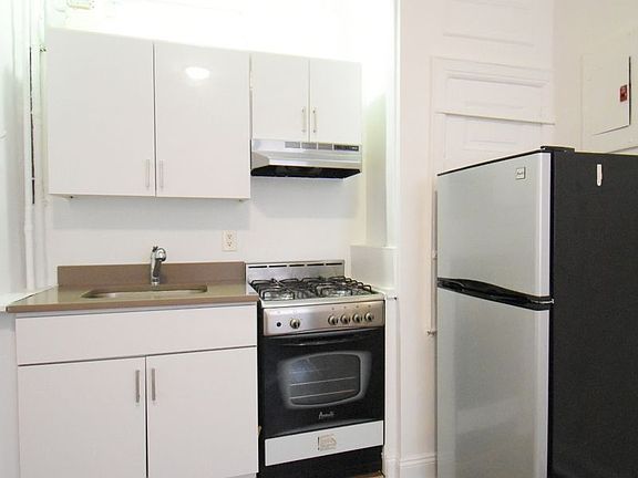 3rd image of 45 Tiemann Pl #33P