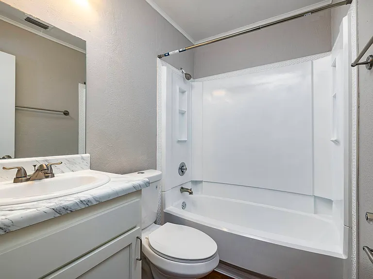 Meridian Luxury Condominiums — Photo 72