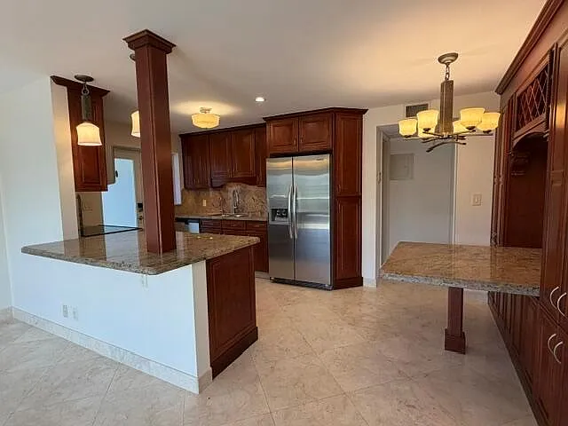 2857 NE 32nd St #8 — Photo 3