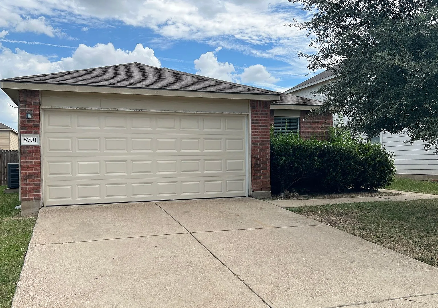 3 bed, 2.0 bath, 1416 sqft, $1,450 — Photo 1