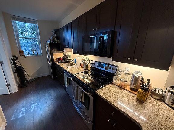 3rd image of 85 Park Dr APT A