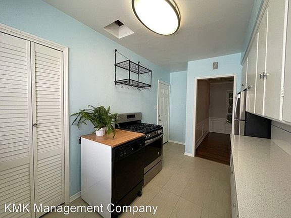 4th image of 222 S Arnaz Dr APT B