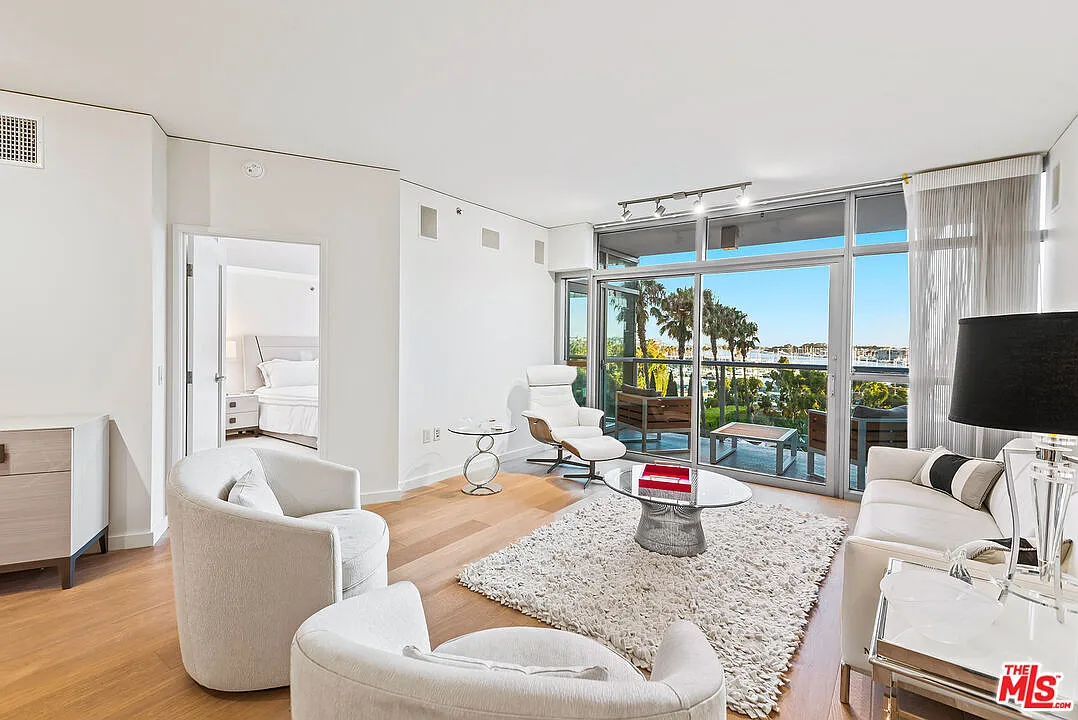 2 bed, 2.5 bath, 1679 sqft, $7,395 — Photo 2