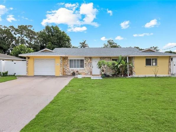 27051 Edgewood ST, BONITA SPRINGS, FL 34135