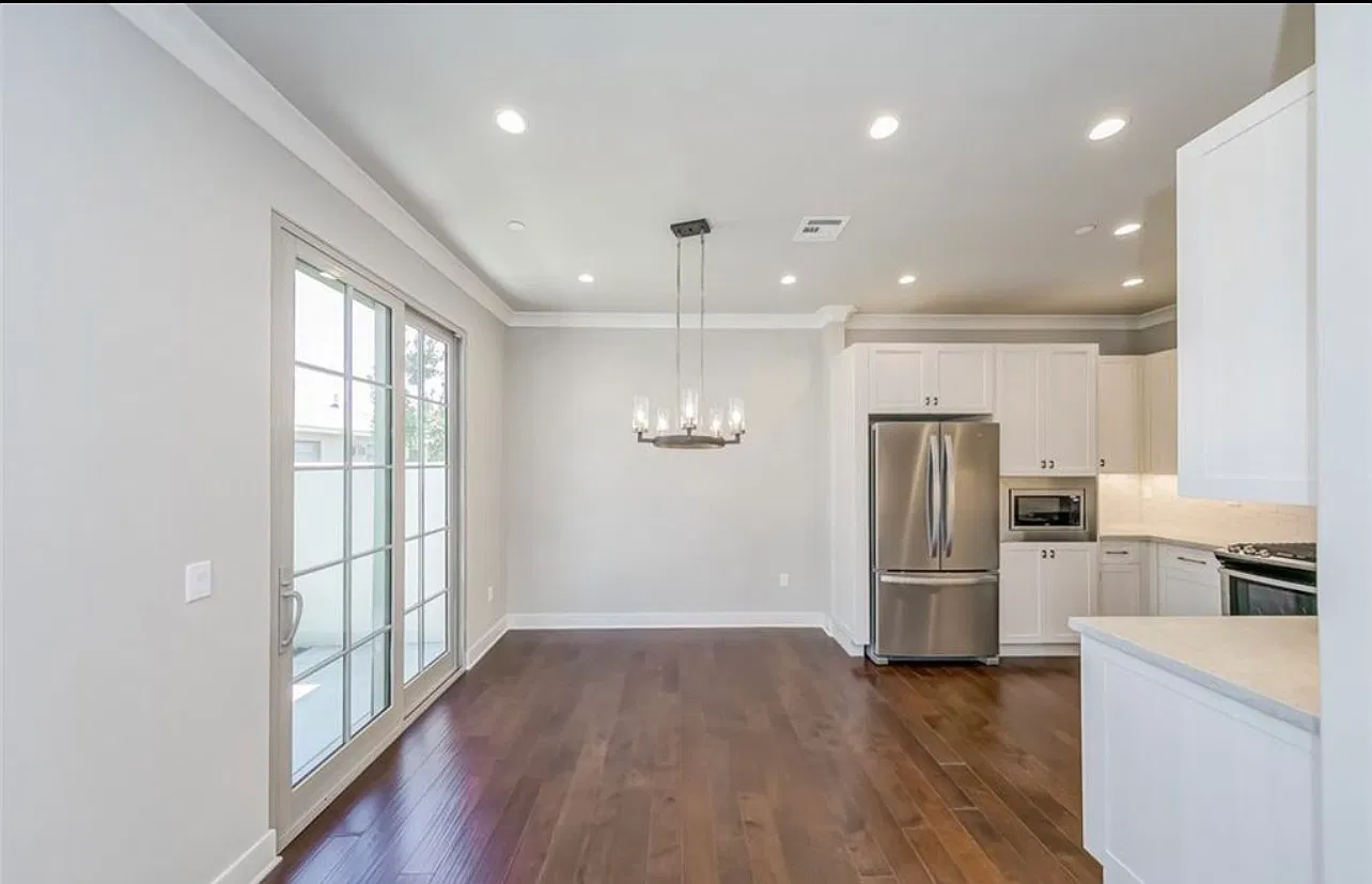 3 bed, 3.5 bath, 1500 sqft, $4,350 — Photo 4