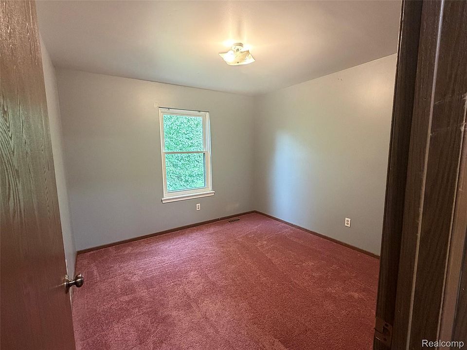 7943 Pontiac Lake Rd, photo 8