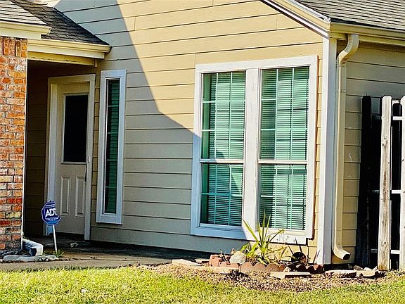 3rd image of 12002 Wood Hollow Ln