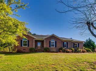 1651 Southwood Dr, Asheboro, NC 27205