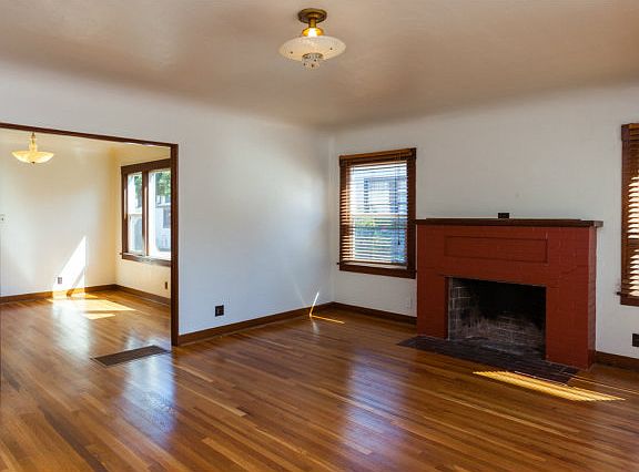 2nd image of 1131 King St
