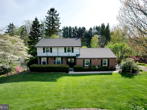 330 E Outer Dr, State College, PA 16801