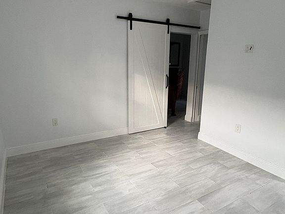 5th image of 1415 SE 4th Ave