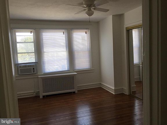 4th image of 5851 Woodcrest Ave