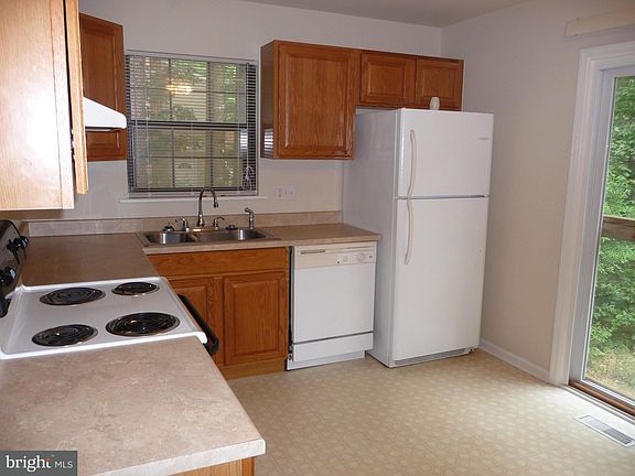 5th image of 416 Pleasants Dr