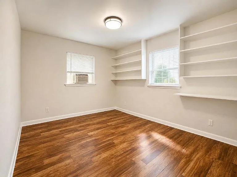 610 Gunter St — Photo 8