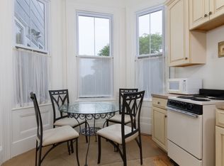 95 Coggeshall Ave #2B, Newport, RI 02840