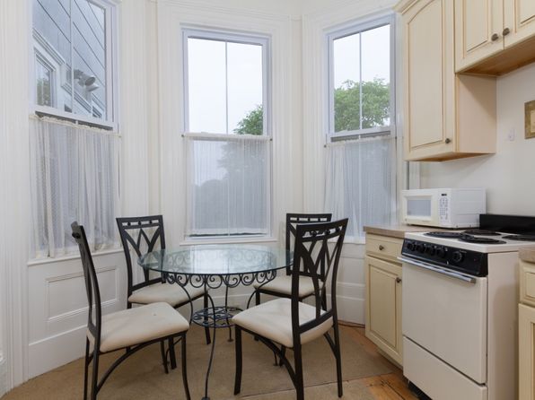 95 Coggeshall Ave #2B