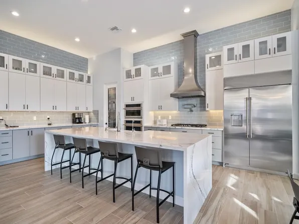 39711 N 7TH Avenue, Phoenix, AZ 85086