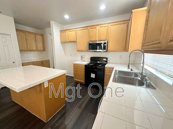 2nd image of 15368 Avenida De Portugal